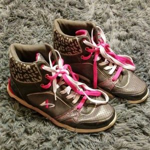 Athletech sneakers size 10